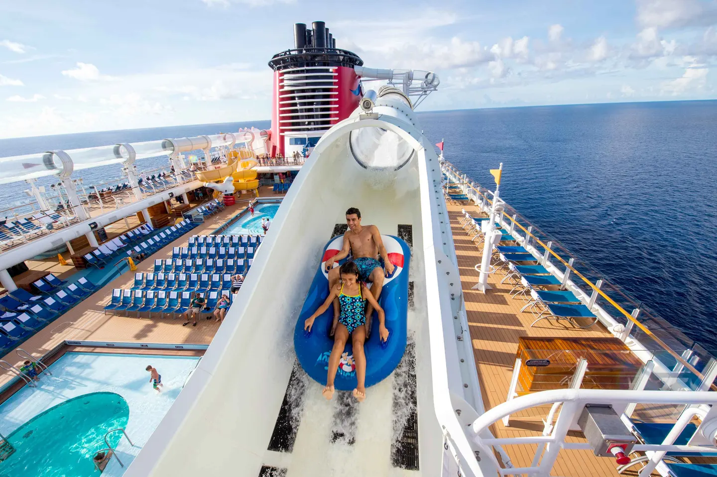 Tobogán acuático a bordo de un crucero de Disney